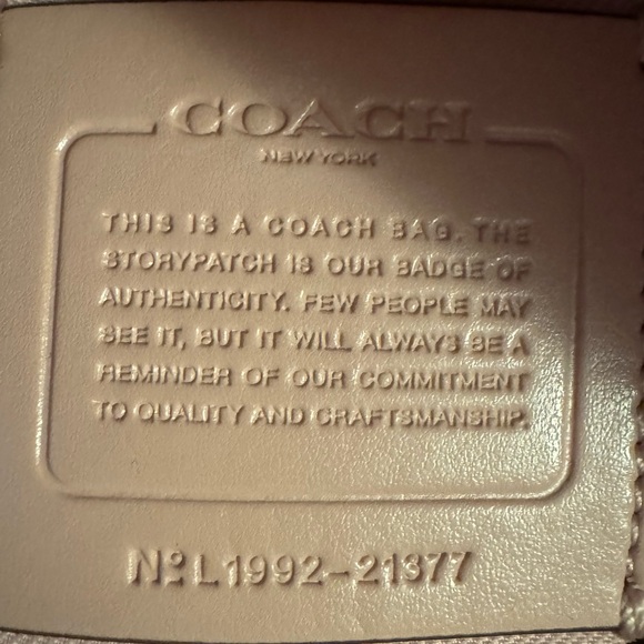 EUC COACH Pebbled Leather Small Duffle Bag Crossbody (21377) - Picture 6 of 7